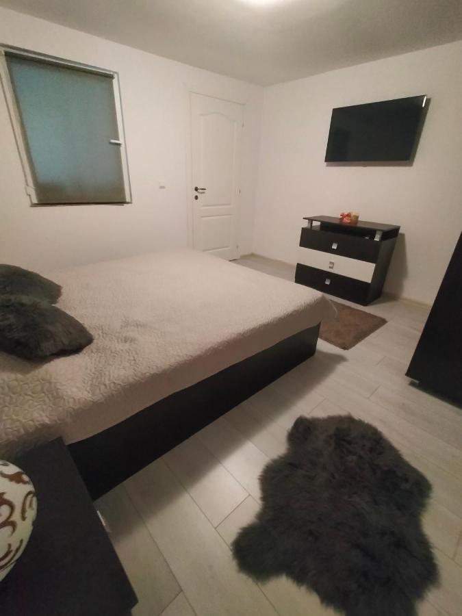 Villa Casa Luminita Ieşelniţa Esterno foto