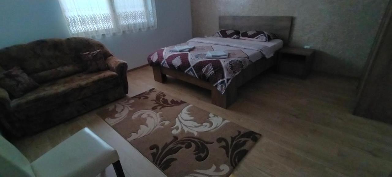 Villa Casa Luminita Ieşelniţa Esterno foto
