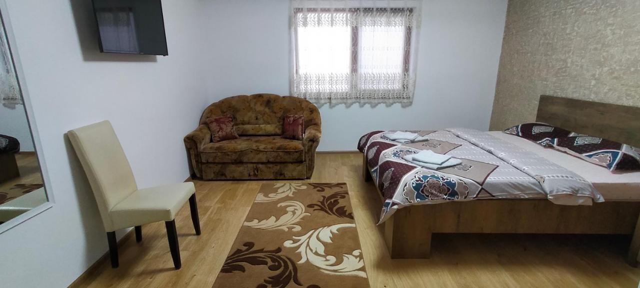 Villa Casa Luminita Ieşelniţa Esterno foto